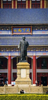 李强在政府工作报告中提出，扎实推进乡村全面振兴