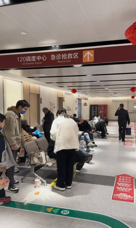  “感觉过年去医院不吉利”，河南一44岁女子持续胸痛硬扛27小时，医生：急性心梗，错过了最佳手术时机 新闻 “感觉过年去医院不吉利”，河南一44岁女子持续胸痛硬扛27小时，医生：急性心梗，错过了最佳手术时机 新闻