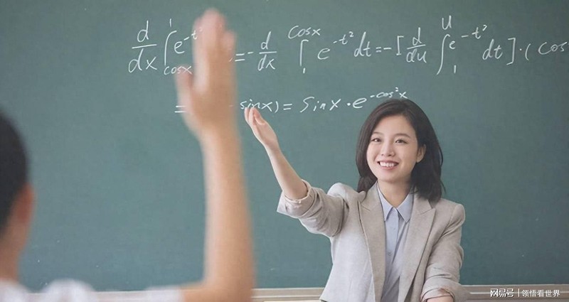 教师行业结构性变革：供需失衡、门槛重构与AI替代的三重冲击