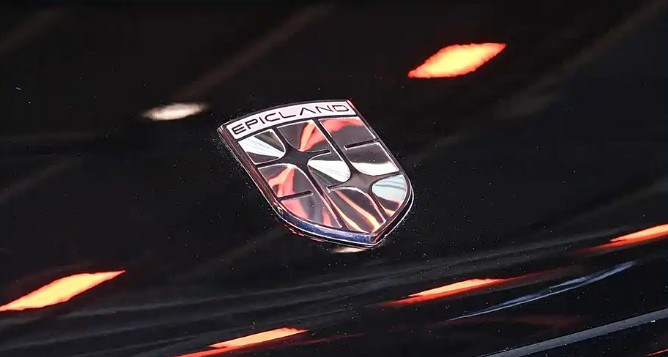 当「全能奶爸车」遇见「科技极客」：一个中产家庭的选车纠结与最终答案
