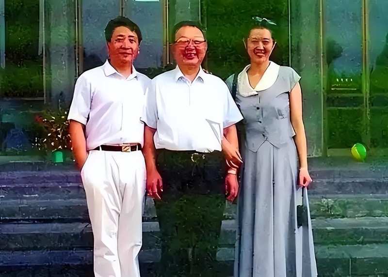 【历史档案解密】两瓶茅台背后的四十年离散:一段被遗忘的两岸亲情编年史 文化旅游 【历史档案解密】两瓶茅台背后的四十年离散:一段被遗忘的两岸亲情编年史 文化旅游